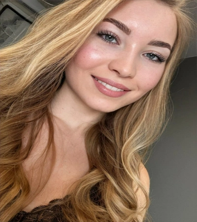 Ritu Singh Indore call girls offering classy and romantic escort service