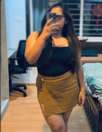 Independent call girl in Connaught Place known for privacy respect and personal care