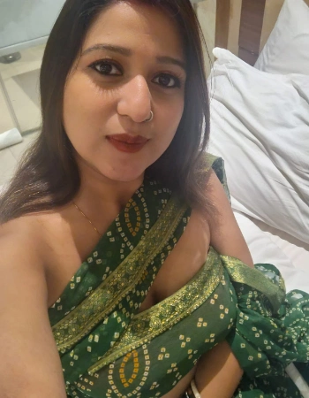 Housewife Delhi escorts providing warm companionship with mature independent call girls in Delhi choices