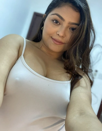 Kavya independent Whitefield escorts with a calm and confident personality