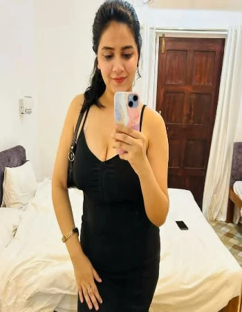 Kavya beautiful friendly escort in Gurgaon